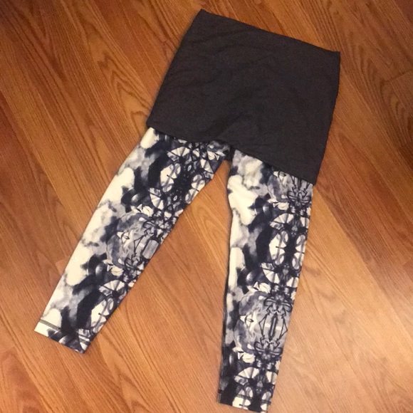 Lululemon leggings - Picture 2 of 4